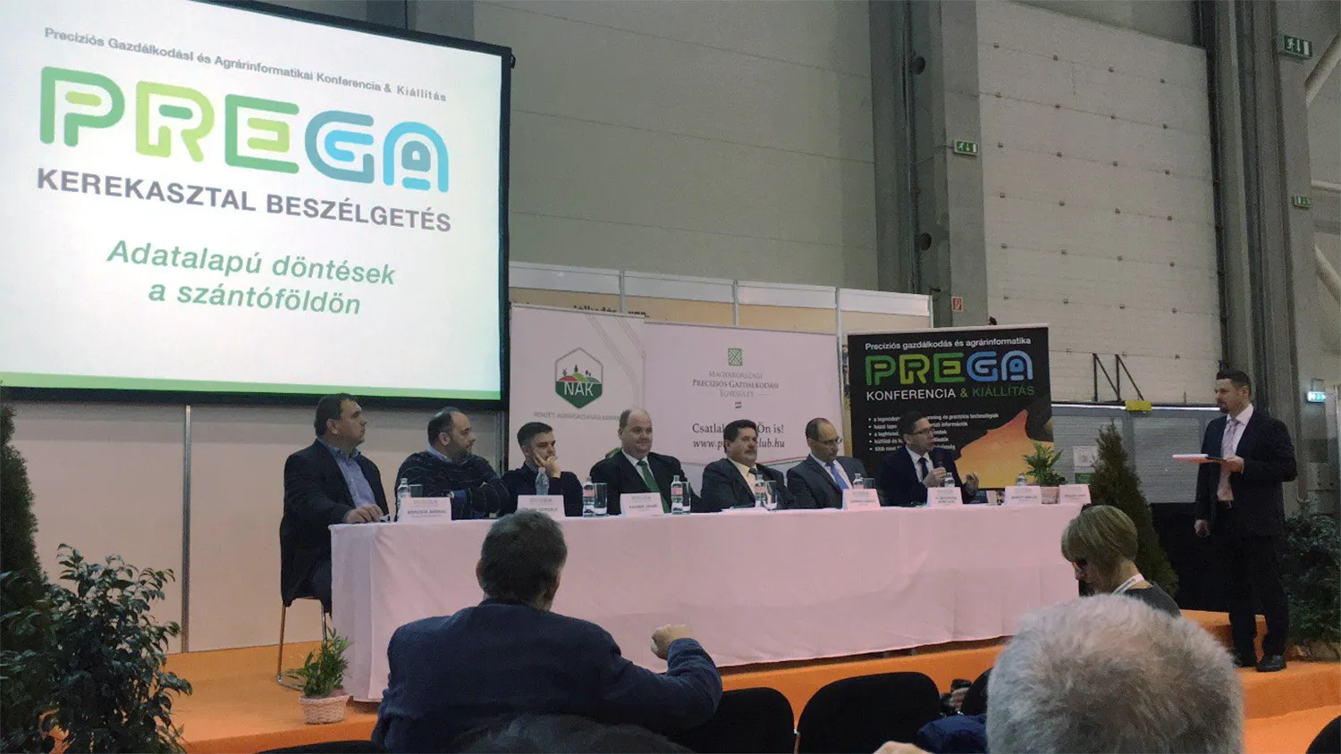 A PREGA kerekasztal-beszélgetés résztvevői az AGROmashEXPO-n: Adatalapú döntések a szántóföldön